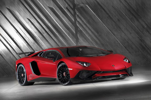 Lamborghini Aventador AutoRAI dynamic