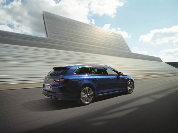 Renault Talisman Estate dynamic back