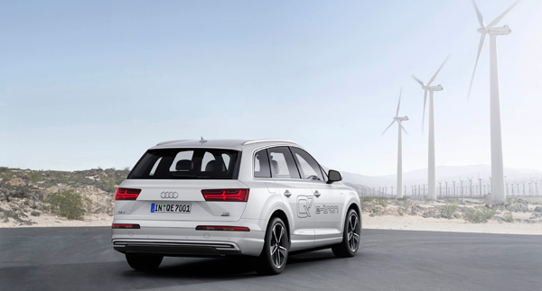 Exclusieve dealer preview nieuwe Audi Q7 e-tron back