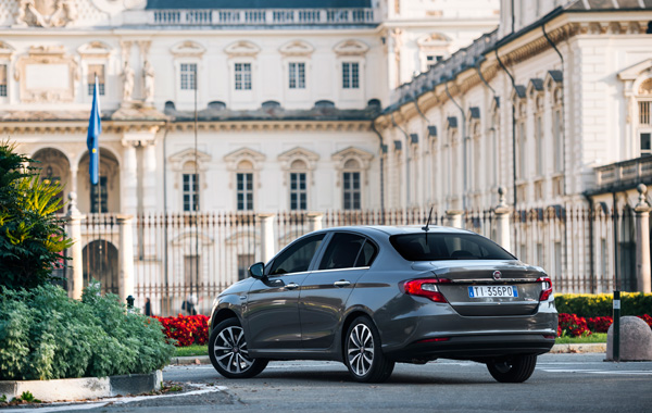 Fiat Tipo Autobest Award 2016 back