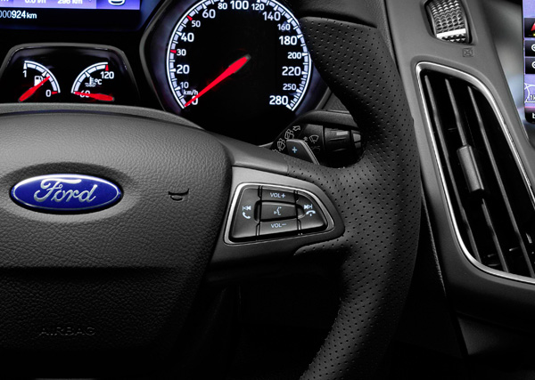 Ford Focus ST Powershift steer