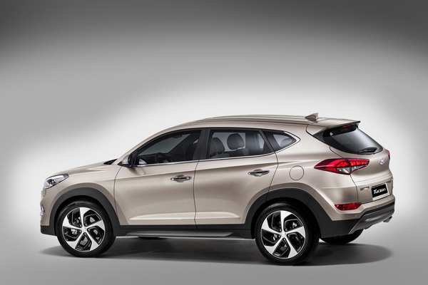 Hyundai Tucson achter zijaanzicht