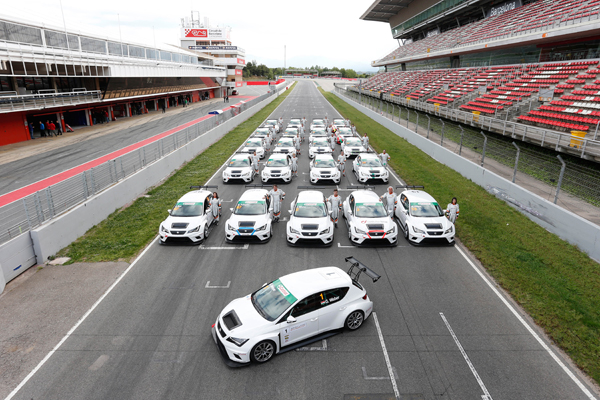 SEAT Leon Eurocup 2015 zeven legendarische circuits grid