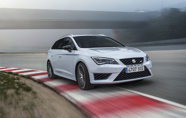 Seat Leon ST Cupra racing front