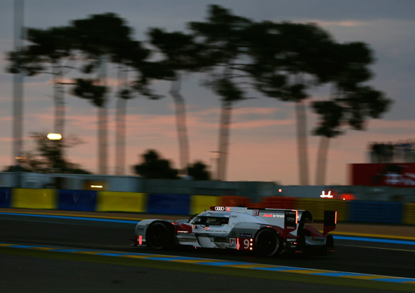 Audi Le Mans 2015 night