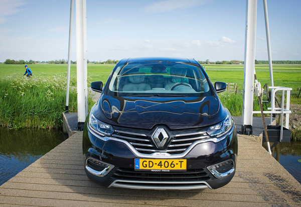 Nieuwe Renault Espace Arts en Auto Live evenement front