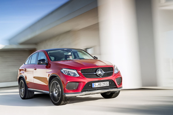 Mercedes-Benz GLE Coupe red dynamic