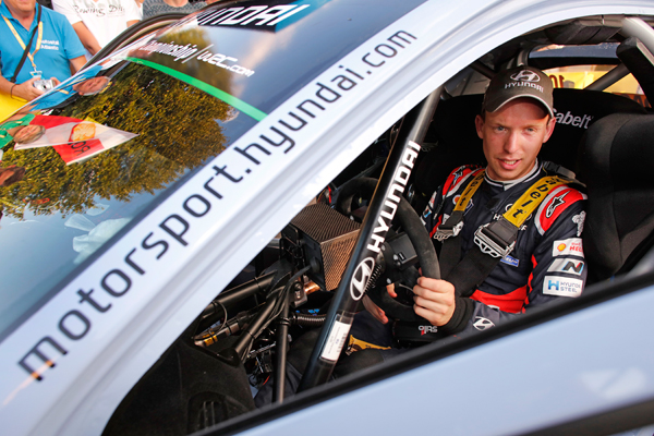 Kevin Abbring Hyundai Corsica 2015 cockpit