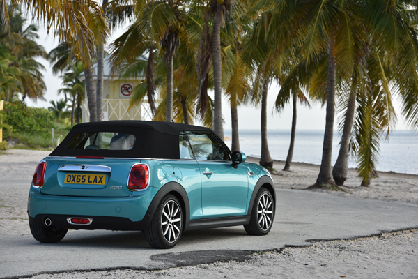 Nieuwe MINI Cooper Cabrio 3kw back