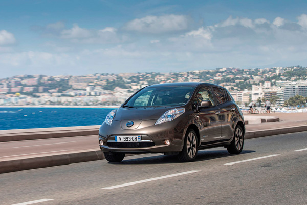 Nissan LEAF 30kWh actieradius 250 kilometer dynamic