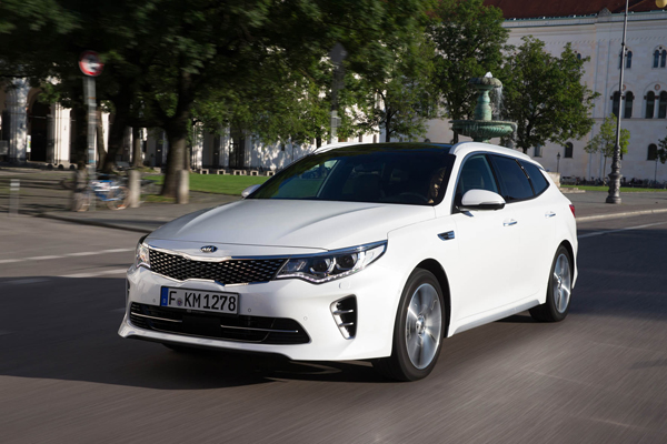 Kia Optima Sportswagon 3kwfront dynamic 2