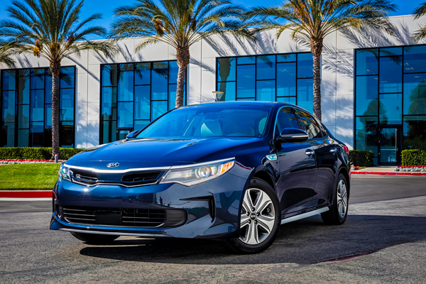 KIA Optima Hybrid 3kwfront