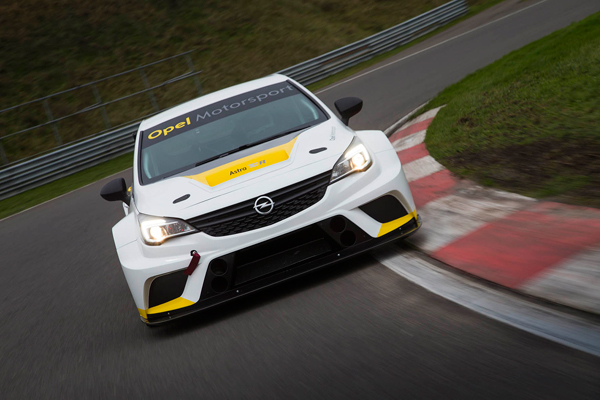 Opel Astra TCR front dynamic