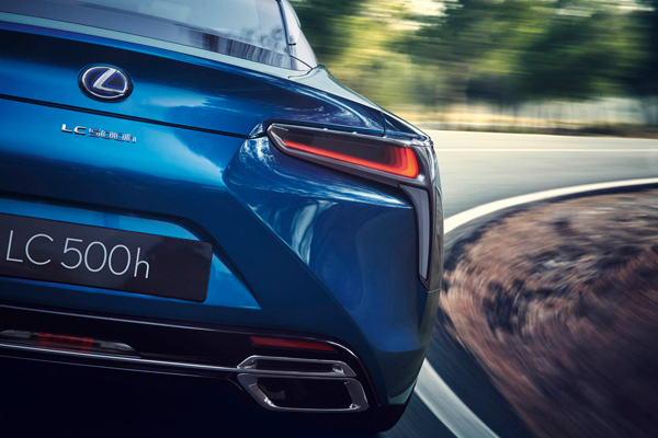 Lexus LC 500h back detail dynamic