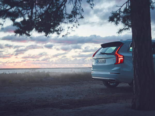 Nieuwe Volvo XC90 back sunset