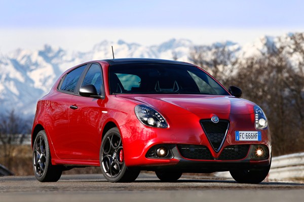 Alfa-Romeo Nuova-Giulietta red 3kwfront