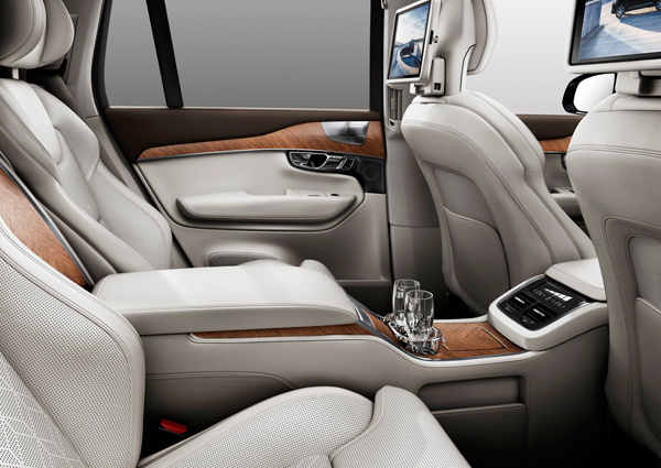 Volvo XC90 Excellence interior badge