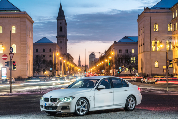 Nieuwe BMW 330e header