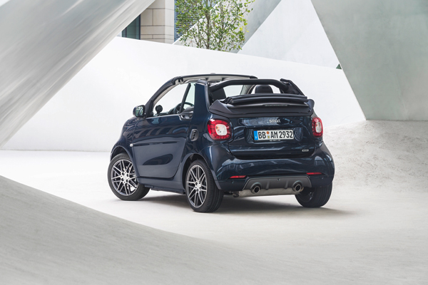 Nieuwe smart BRABUS 3kwback black