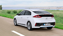 04-Hyundai-IONIQ-Hybrid-212-122