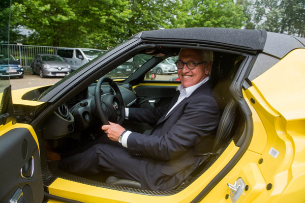 Ultieme roadster Alfa 4C Hertz Belgie cockpit