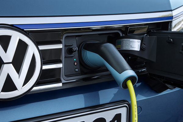 VW Passat GTE Connected Series charging2