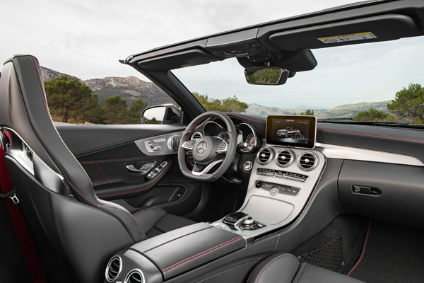 Mercedes-Benz C-Klasse Cabriolet interieur