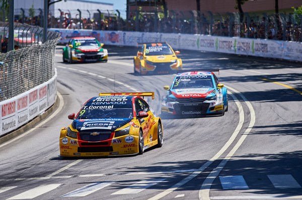 Tom Coronel WTCC Portugal zege action