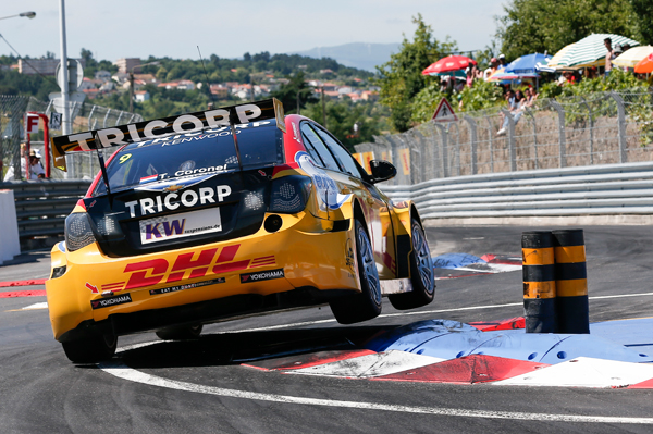 Tom Coronel WTCC Portugal zege action back