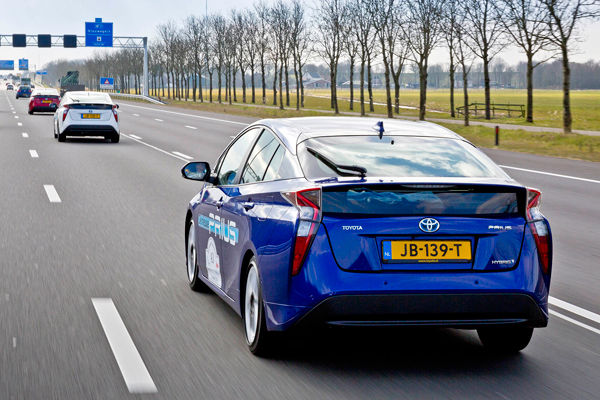 Toyota Prius Plantooning dynamic back