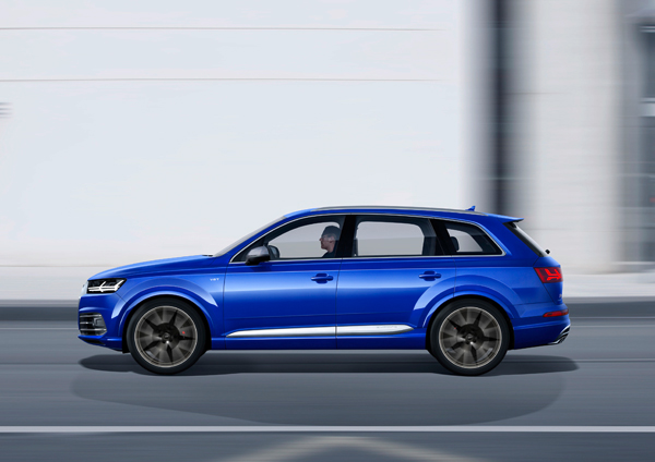 Audi SQ7 TDI side