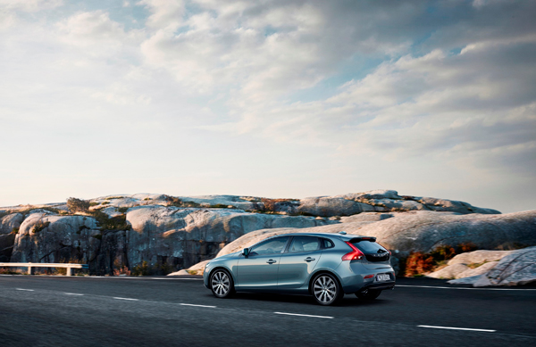 Prijzen bekend Volvo V40 T4 Momentum 3kwback