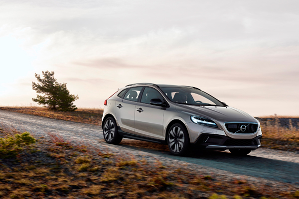 Prijzen bekend Volvo V40 T4 Momentum 3kwfront