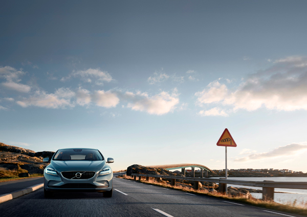 Prijzen bekend Volvo V40 T4 Momentum Front