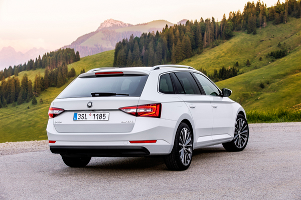 Skoda Superb Combi 3kwback