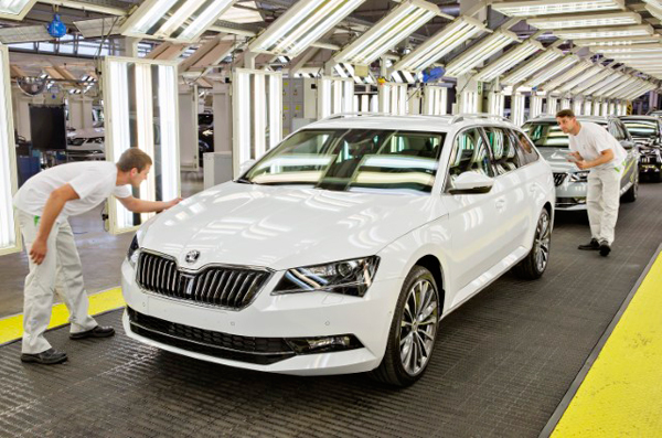 Skoda Superb Combi production