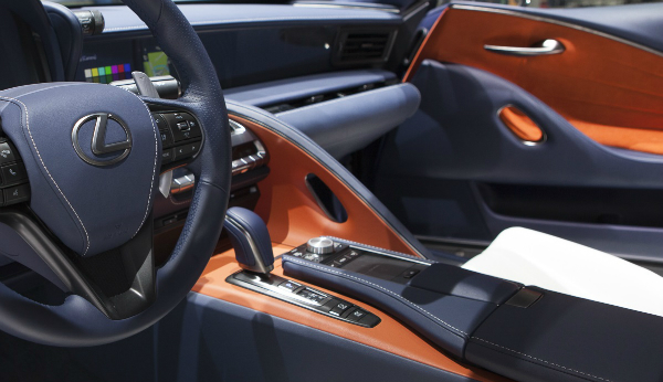 01 Lexus LC 500h wit-groningen