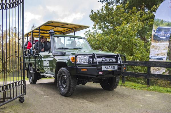 Toyota-groningen-Land-Cruiser-70-voor-Beekse-Bergen-01