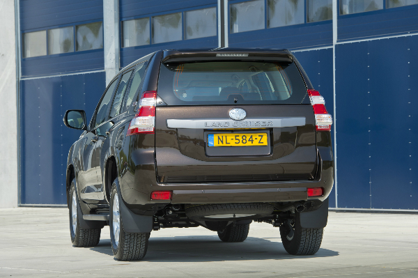 Toyota-Land-Cruiser-Challenger-groningen-03