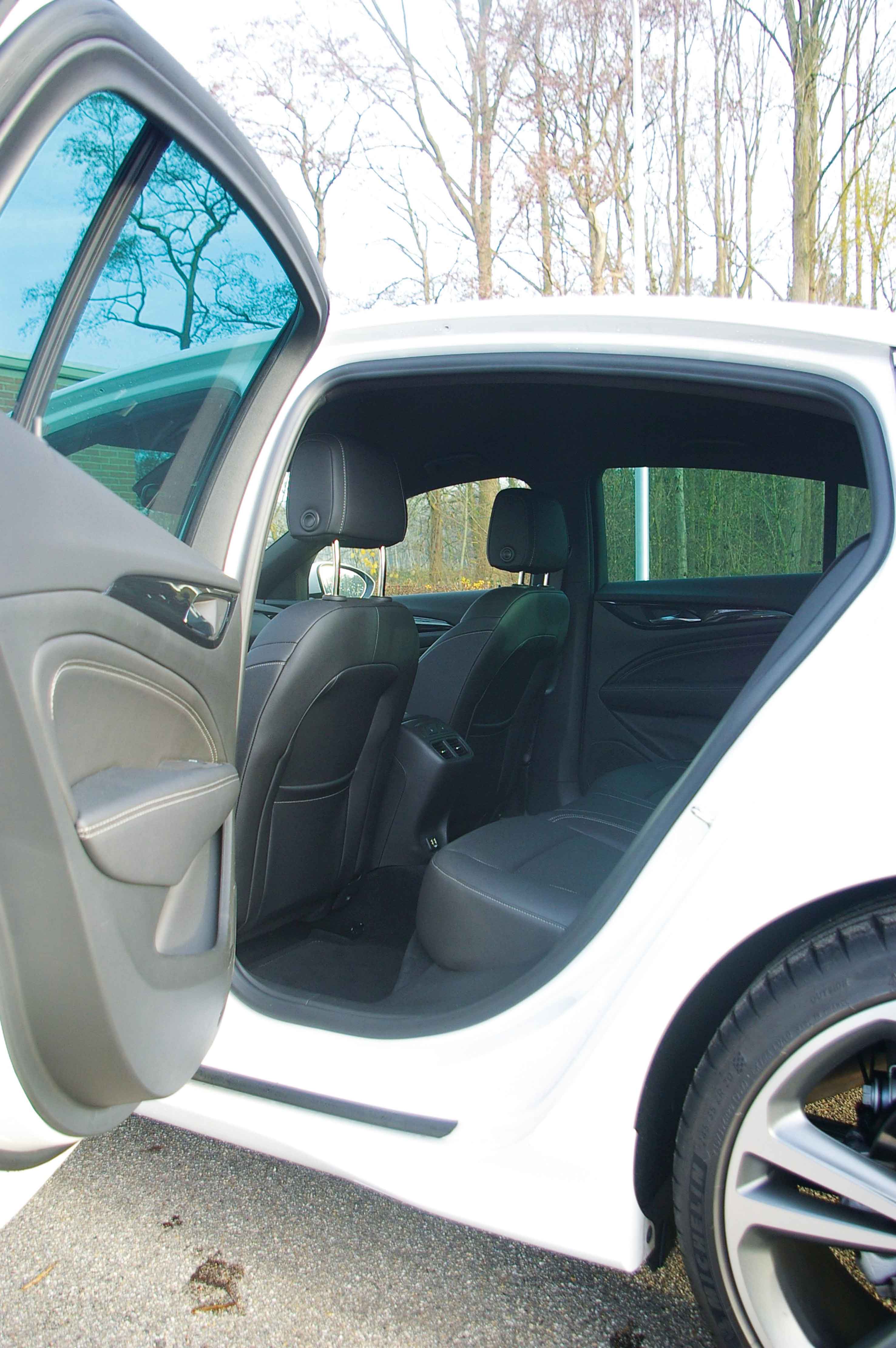 Opel-Insignia-instap-achter
