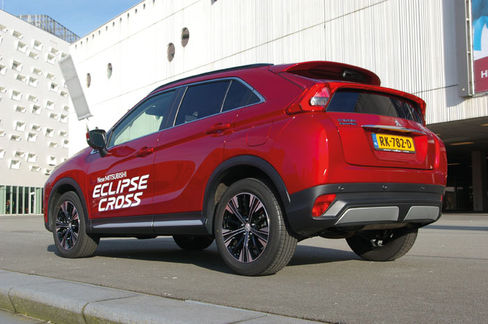 Eclipse-Cross-driekwart-achter