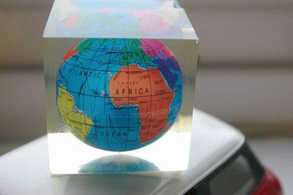 Mini with globe-01