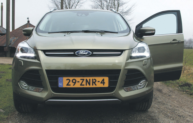 Rij impressie nieuwe Ford Kuga front