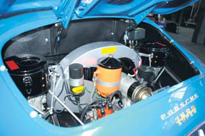 Porsche 356A deel5 motorcompartiment