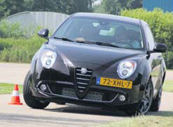 Alfa MiTo TwinAir turbo slalom