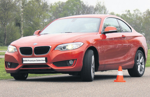 BMW 2 Serie Coupe slalom2