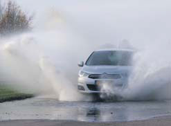 Citroen C4 test waterbak