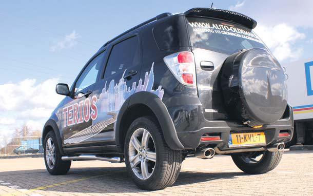 Daihatsu Terios test driekwart achter