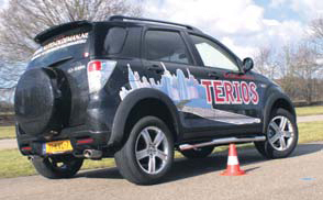 Daihatsu Terios test slalom2