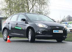 Ford Focus Ecoboost test slalom1